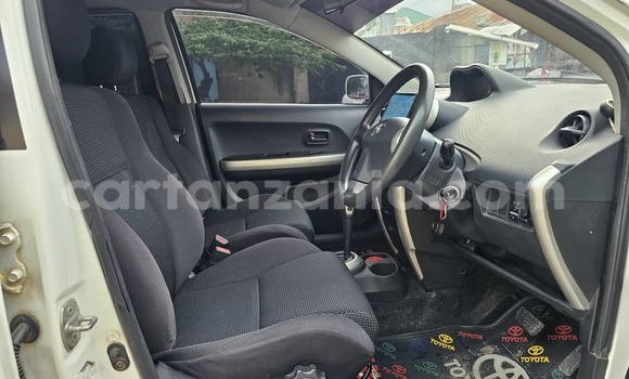 Nunua Ilio tumika Toyota IST Nyeupe Gari ndani ya Ilala nchini Dar es Salaam Nunua Ilio tumika Toyota IST Nyeupe Gari ndani ya Ilala nchini Dar es Salaam