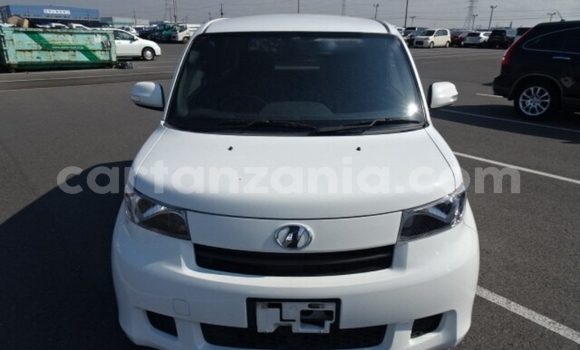 Buy Import Toyota bB White Car in Dar es Salaam in Dar es Salaam