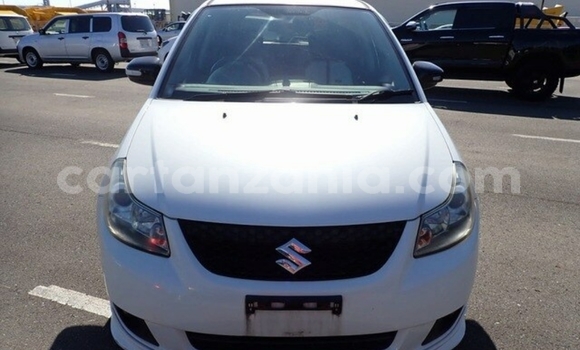 Nunua Imported Suzuki SX4 Nyeupe Gari ndani ya Dar es Salaam nchini Dar es Salaam