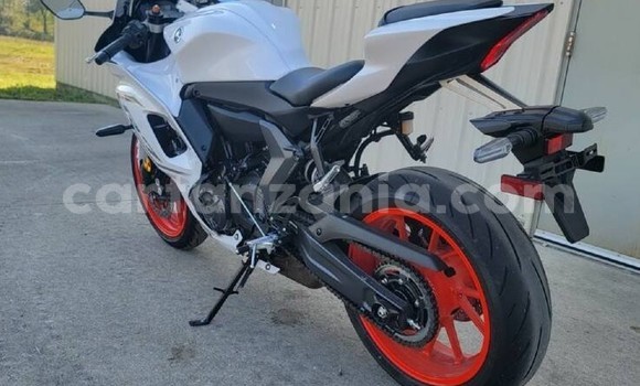 Buy New Yamaha YZF White Bike in Biharamulo in Kagera Buy New Yamaha YZF White Bike in Biharamulo in Kagera