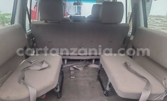 Buy Used Toyota Land Cruiser White Car in Buhigwe in Kigoma Buy Used Toyota Land Cruiser White Car in Buhigwe in Kigoma