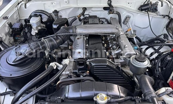 Buy Used Toyota Land Cruiser White Car in Buhigwe in Kigoma Buy Used Toyota Land Cruiser White Car in Buhigwe in Kigoma