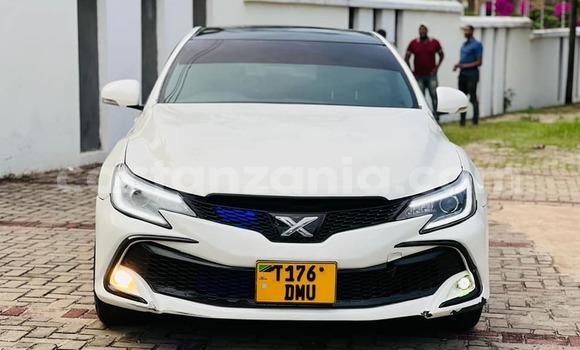 Buy Used Toyota Mark X White Car in Buhigwe in Kigoma
