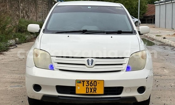 Buy Used Toyota IST White Car in Dar es Salaam in Dar es Salaam Buy Used Toyota IST White Car in Dar es Salaam in Dar es Salaam