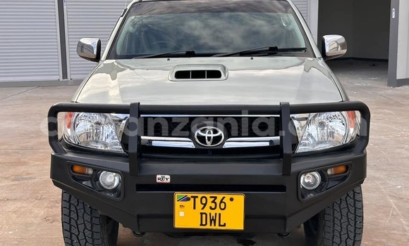 Nunua Ilio tumika Toyota Hilux Nyingine Gari ndani ya Dar es Salaam nchini Dar es Salaam