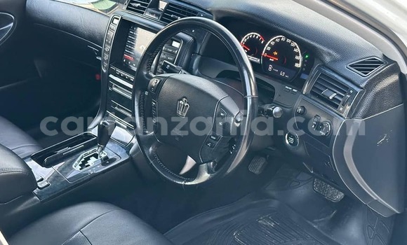 Buy Used Toyota Crown White Car in Dar es Salaam in Dar es Salaam Buy Used Toyota Crown White Car in Dar es Salaam in Dar es Salaam