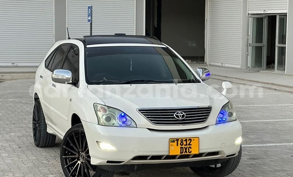 Buy Used Toyota Harrier White Car in Dar es Salaam in Dar es Salaam