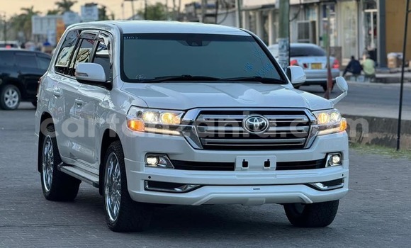 Nunua Ilio tumika Toyota Land Cruiser Nyeupe Gari ndani ya Dar es Salaam nchini Dar es Salaam Nunua Ilio tumika Toyota Land Cruiser Nyeupe Gari ndani ya Dar es Salaam nchini Dar es Salaam