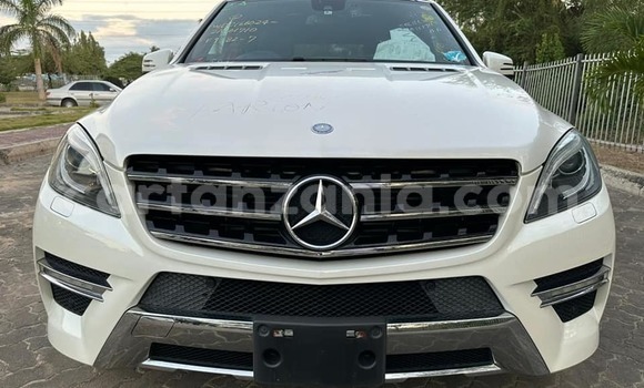 Buy Used Mercedes‒Benz ML–Class White Car in Dar es Salaam in Dar es Salaam