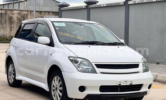 Buy Used Toyota IST White Car in Dar es Salaam in Dar es Salaam Buy Used Toyota IST White Car in Dar es Salaam in Dar es Salaam