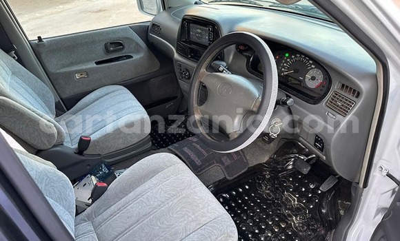 Nunua Ilio tumika Toyota Noah Nyeupe Gari ndani ya Dar es Salaam nchini Dar es Salaam Nunua Ilio tumika Toyota Noah Nyeupe Gari ndani ya Dar es Salaam nchini Dar es Salaam