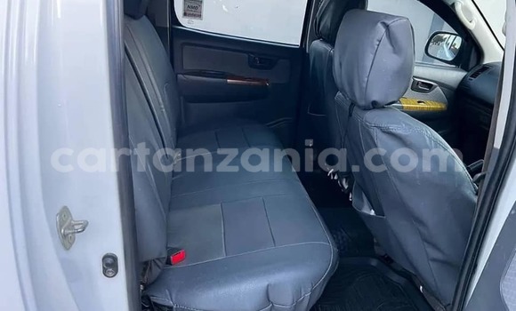 Buy Used Toyota Hiluxe VIGO White Car in Dar es Salaam in Dar es Salaam Buy Used Toyota Hiluxe VIGO White Car in Dar es Salaam in Dar es Salaam