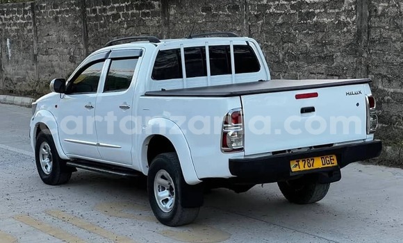 Buy Used Toyota Hiluxe VIGO White Car in Dar es Salaam in Dar es Salaam Buy Used Toyota Hiluxe VIGO White Car in Dar es Salaam in Dar es Salaam