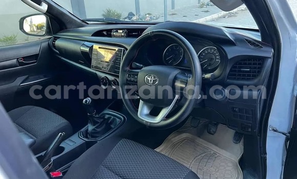 Buy Used Toyota Hilux White Car in Dar es Salaam in Dar es Salaam Buy Used Toyota Hilux White Car in Dar es Salaam in Dar es Salaam