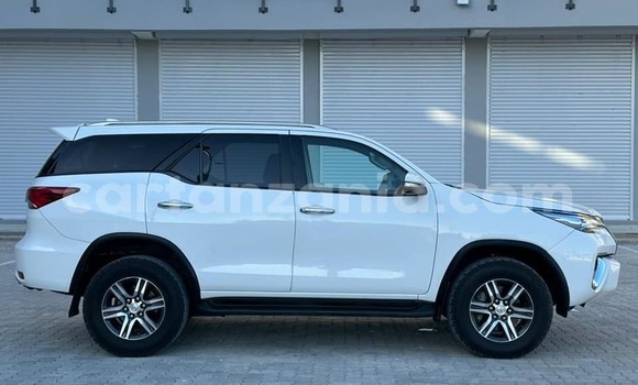 Buy Used Toyota Fortuner White Car in Dar es Salaam in Dar es Salaam Buy Used Toyota Fortuner White Car in Dar es Salaam in Dar es Salaam