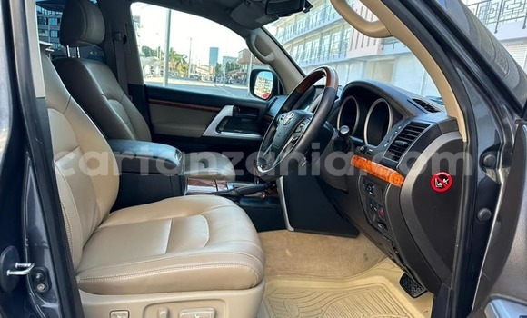 Buy Used Toyota Land Cruiser Black Car in Dar es Salaam in Dar es Salaam Buy Used Toyota Land Cruiser Black Car in Dar es Salaam in Dar es Salaam
