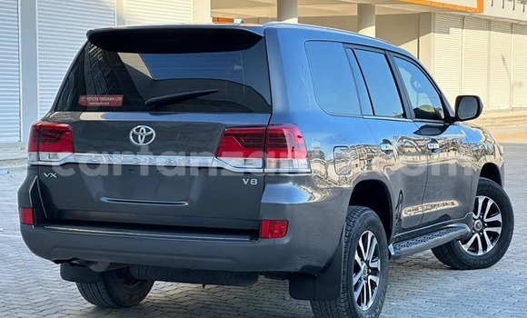 Buy Used Toyota Land Cruiser Black Car in Dar es Salaam in Dar es Salaam Buy Used Toyota Land Cruiser Black Car in Dar es Salaam in Dar es Salaam
