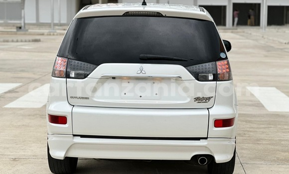 Buy Import Mitsubishi Outlander White Car in Dar es Salaam in Dar es Salaam Buy Import Mitsubishi Outlander White Car in Dar es Salaam in Dar es Salaam