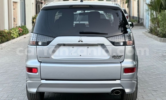 Buy Import Mitsubishi Outlander Silver Car in Dar es Salaam in Dar es Salaam Buy Import Mitsubishi Outlander Silver Car in Dar es Salaam in Dar es Salaam