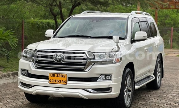 Buy Import Toyota Land Cruiser White Car in Dar es Salaam in Dar es Salaam Buy Import Toyota Land Cruiser White Car in Dar es Salaam in Dar es Salaam
