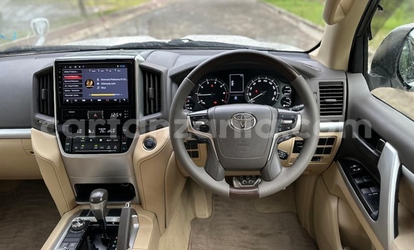 Buy Import Toyota Land Cruiser White Car in Dar es Salaam in Dar es Salaam Buy Import Toyota Land Cruiser White Car in Dar es Salaam in Dar es Salaam