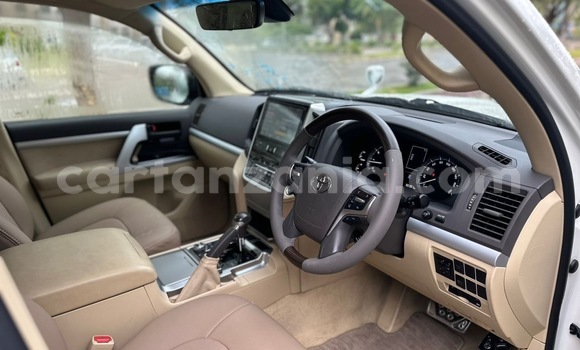 Buy Import Toyota Land Cruiser White Car in Dar es Salaam in Dar es Salaam Buy Import Toyota Land Cruiser White Car in Dar es Salaam in Dar es Salaam