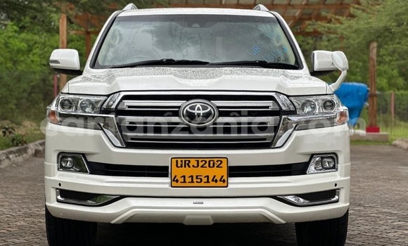 Buy Import Toyota Land Cruiser White Car in Dar es Salaam in Dar es Salaam Buy Import Toyota Land Cruiser White Car in Dar es Salaam in Dar es Salaam