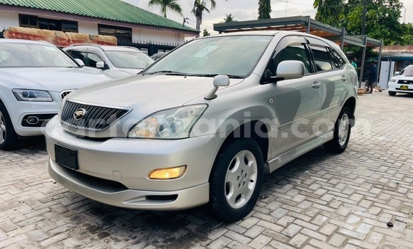 Nunua Imported Toyota Harrier Fedha Gari ndani ya Dar es Salaam nchini Dar es Salaam