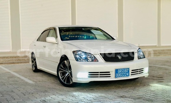 Nunua Imported Toyota Crown Nyeupe Gari ndani ya Dar es Salaam nchini Dar es Salaam Nunua Imported Toyota Crown Nyeupe Gari ndani ya Dar es Salaam nchini Dar es Salaam