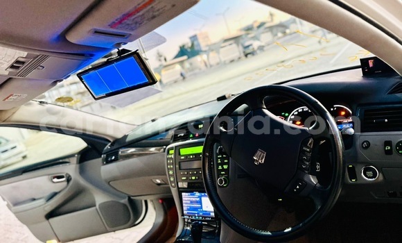 Nunua Imported Toyota Crown Nyeupe Gari ndani ya Dar es Salaam nchini Dar es Salaam Nunua Imported Toyota Crown Nyeupe Gari ndani ya Dar es Salaam nchini Dar es Salaam