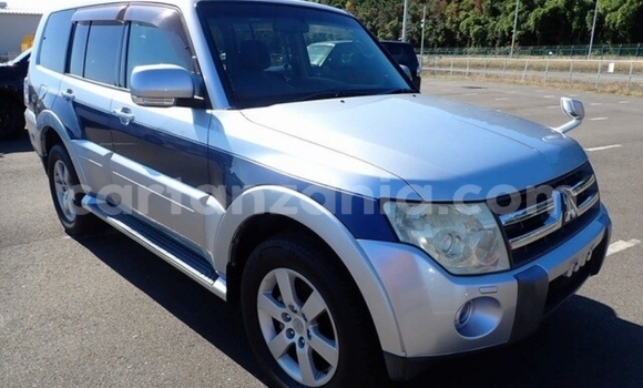 Buy Import Mitsubishi Pajero Silver Car in Dar es Salaam in Dar es Salaam Buy Import Mitsubishi Pajero Silver Car in Dar es Salaam in Dar es Salaam