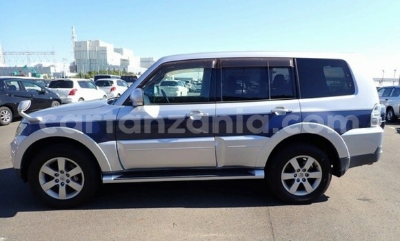 Buy Import Mitsubishi Pajero Silver Car in Dar es Salaam in Dar es Salaam Buy Import Mitsubishi Pajero Silver Car in Dar es Salaam in Dar es Salaam