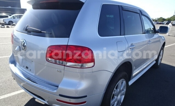 Nunua Imported Volkswagen Touareg Fedha Gari ndani ya Dar es Salaam nchini Dar es Salaam Nunua Imported Volkswagen Touareg Fedha Gari ndani ya Dar es Salaam nchini Dar es Salaam