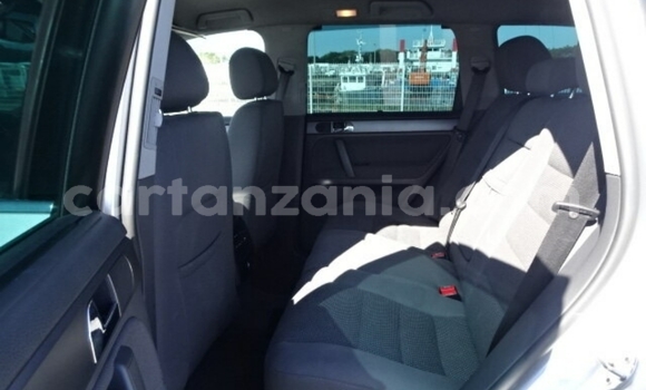 Nunua Imported Volkswagen Touareg Fedha Gari ndani ya Dar es Salaam nchini Dar es Salaam Nunua Imported Volkswagen Touareg Fedha Gari ndani ya Dar es Salaam nchini Dar es Salaam