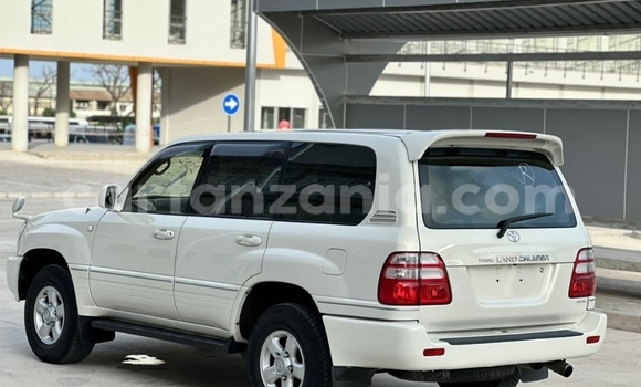Buy Used Toyota Land Cruiser White Car in Dar es Salaam in Dar es Salaam Buy Used Toyota Land Cruiser White Car in Dar es Salaam in Dar es Salaam
