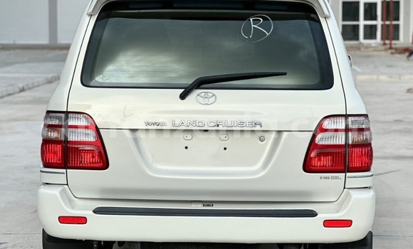 Buy Used Toyota Land Cruiser White Car in Dar es Salaam in Dar es Salaam Buy Used Toyota Land Cruiser White Car in Dar es Salaam in Dar es Salaam