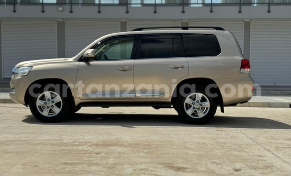 Buy Import Toyota Land Cruiser Beige Car in Dar es Salaam in Dar es Salaam Buy Import Toyota Land Cruiser Beige Car in Dar es Salaam in Dar es Salaam
