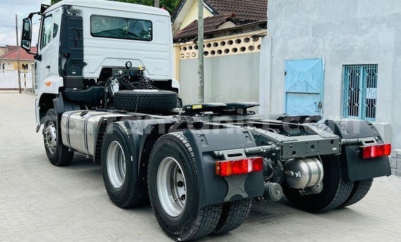 Nunua Imported DAF CF Nyeupe Lori ndani ya Dar es Salaam nchini Dar es Salaam Nunua Imported DAF CF Nyeupe Lori ndani ya Dar es Salaam nchini Dar es Salaam