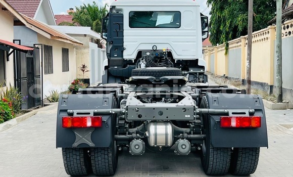 Nunua Imported DAF CF Nyeupe Lori ndani ya Dar es Salaam nchini Dar es Salaam Nunua Imported DAF CF Nyeupe Lori ndani ya Dar es Salaam nchini Dar es Salaam