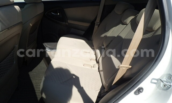 Nunua Imported Toyota Vanguard Nyeupe Gari ndani ya Dar es Salaam nchini Dar es Salaam Nunua Imported Toyota Vanguard Nyeupe Gari ndani ya Dar es Salaam nchini Dar es Salaam