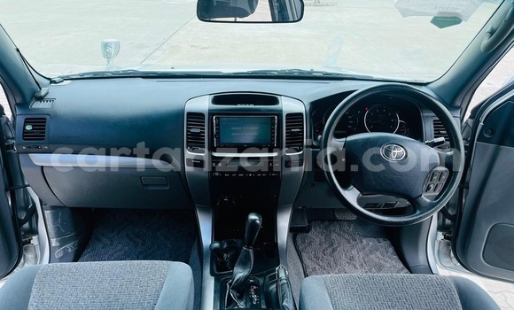 Nunua Imported Toyota Land Cruiser Prado Fedha Gari ndani ya Dar es Salaam nchini Dar es Salaam Nunua Imported Toyota Land Cruiser Prado Fedha Gari ndani ya Dar es Salaam nchini Dar es Salaam