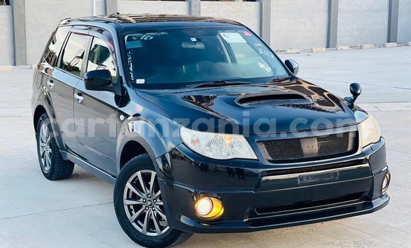 Nunua Imported Subaru Forester Nyeusi Gari ndani ya Dar es Salaam nchini Dar es Salaam