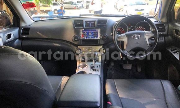Nunua Ilio tumika Toyota Kluger Fedha Gari ndani ya Dar es Salaam nchini Dar es Salaam Nunua Ilio tumika Toyota Kluger Fedha Gari ndani ya Dar es Salaam nchini Dar es Salaam