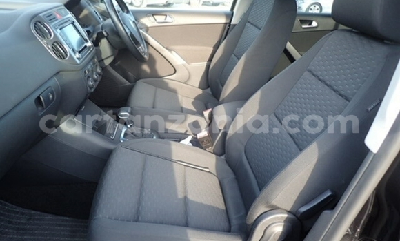 Nunua Imported Volkswagen Tiguan Nyeusi Gari ndani ya Dar es Salaam nchini Dar es Salaam Nunua Imported Volkswagen Tiguan Nyeusi Gari ndani ya Dar es Salaam nchini Dar es Salaam