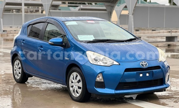 Nunua Imported Toyota Aqua Bluu Gari ndani ya Dar es Salaam nchini Dar es Salaam