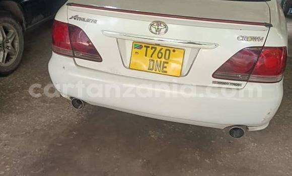 Nunua Ilio tumika Toyota Crown Nyeupe Gari ndani ya Busega nchini Simiyu Nunua Ilio tumika Toyota Crown Nyeupe Gari ndani ya Busega nchini Simiyu