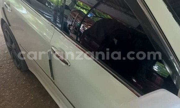Nunua Ilio tumika Toyota Crown Nyeupe Gari ndani ya Busega nchini Simiyu Nunua Ilio tumika Toyota Crown Nyeupe Gari ndani ya Busega nchini Simiyu
