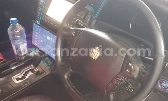 Nunua Ilio tumika Toyota Crown Nyeupe Gari ndani ya Busega nchini Simiyu Nunua Ilio tumika Toyota Crown Nyeupe Gari ndani ya Busega nchini Simiyu