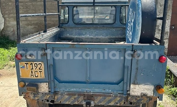 Nunua Ilio tumika Land Rover Defender Nyingine Gari ndani ya Biharamulo nchini Kagera Nunua Ilio tumika Land Rover Defender Nyingine Gari ndani ya Biharamulo nchini Kagera