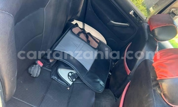 Nunua Ilio tumika Volkswagen Golf Nyeusi Gari ndani ya Bahi nchini Dodoma Nunua Ilio tumika Volkswagen Golf Nyeusi Gari ndani ya Bahi nchini Dodoma